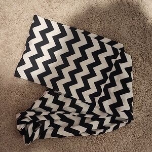 Black White Chevron Scarf Set